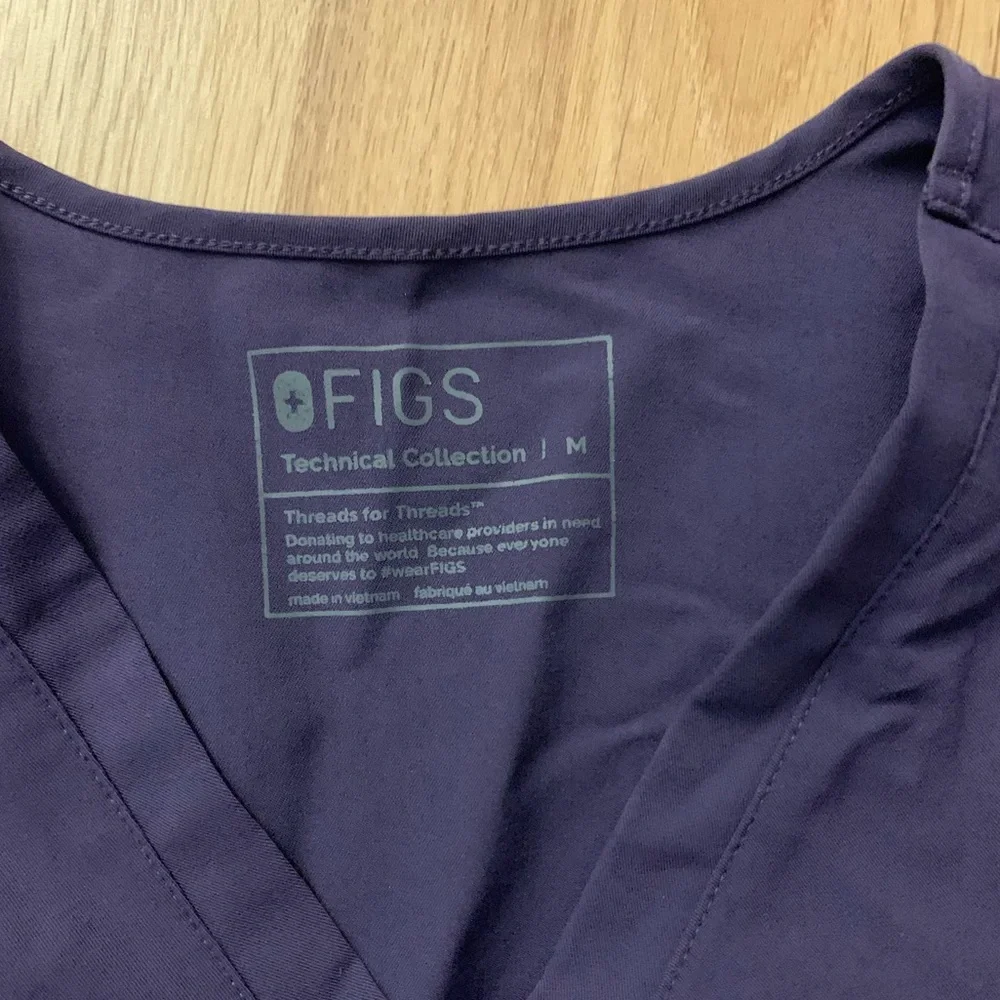 Figs Scrubs set Purple Shadow - Picture 2 of 4